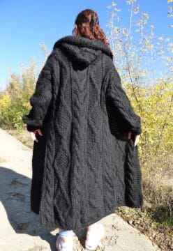 Плетена жилетка от мохер с качулка Siska Handknit